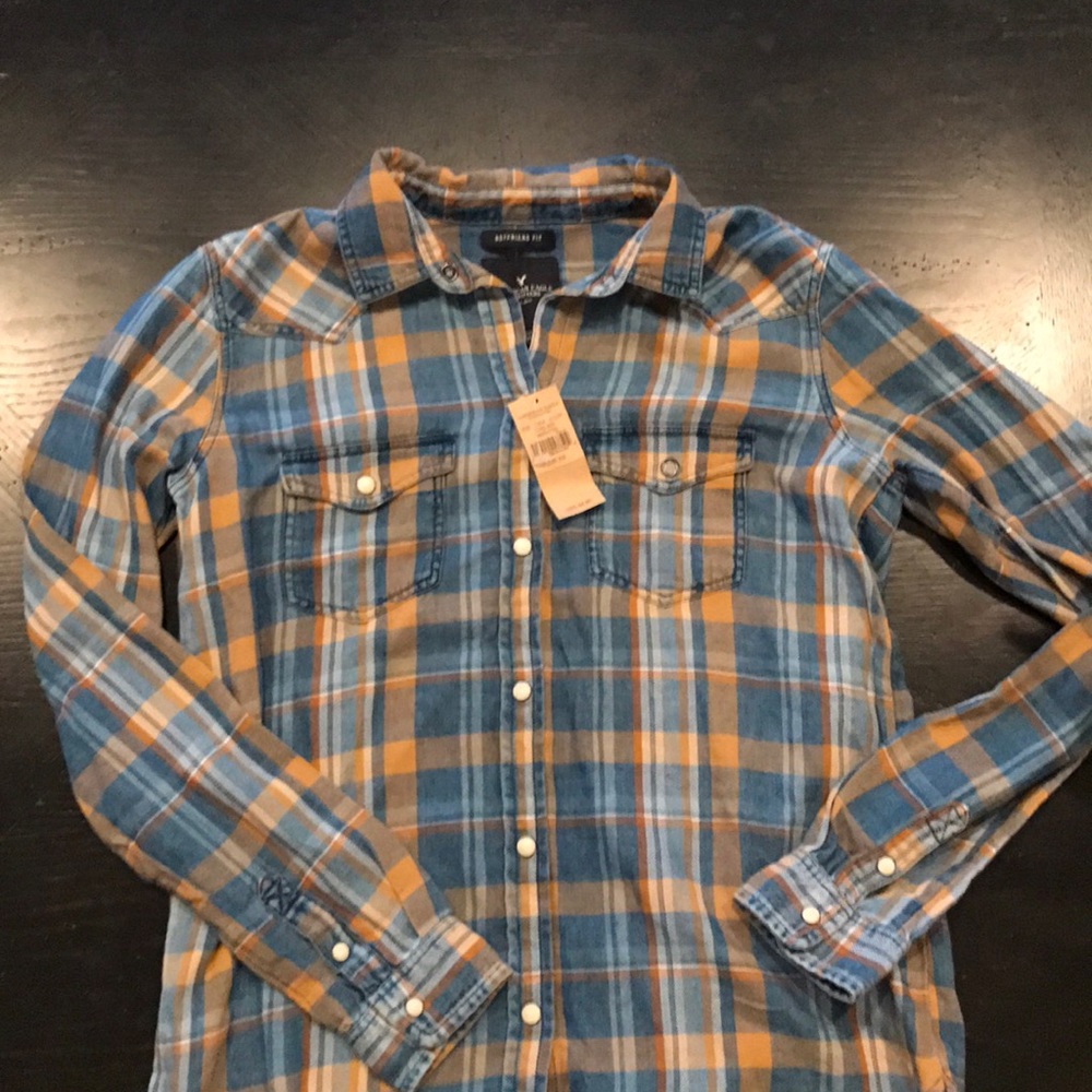 American Eagle ladies shirt. Never worn size XS